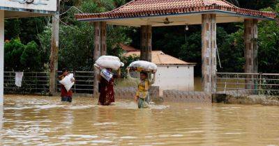 Fears of waterborne disease rise in Bangladesh as floods recede slowly