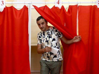 Voting under way in Azerbaijan snap parliamentary election - aljazeera.com - Azerbaijan - Armenia - Soviet Union