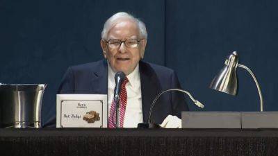 Berkshire unloads another chunk of Bank of America as CEO Moynihan lauds Buffett as great shareholder