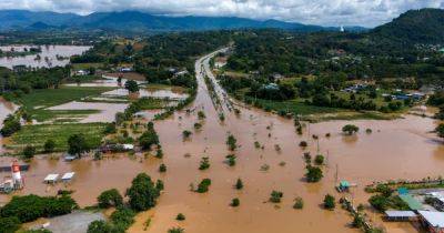 Flooding in Thailand maroons thousands in northern province