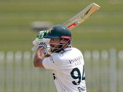 Jason Gillespie - Shan Masood - Pakistan retain Shan Masood as Test cricket captain despite poor record - aljazeera.com - India - Bangladesh - Pakistan - Australia